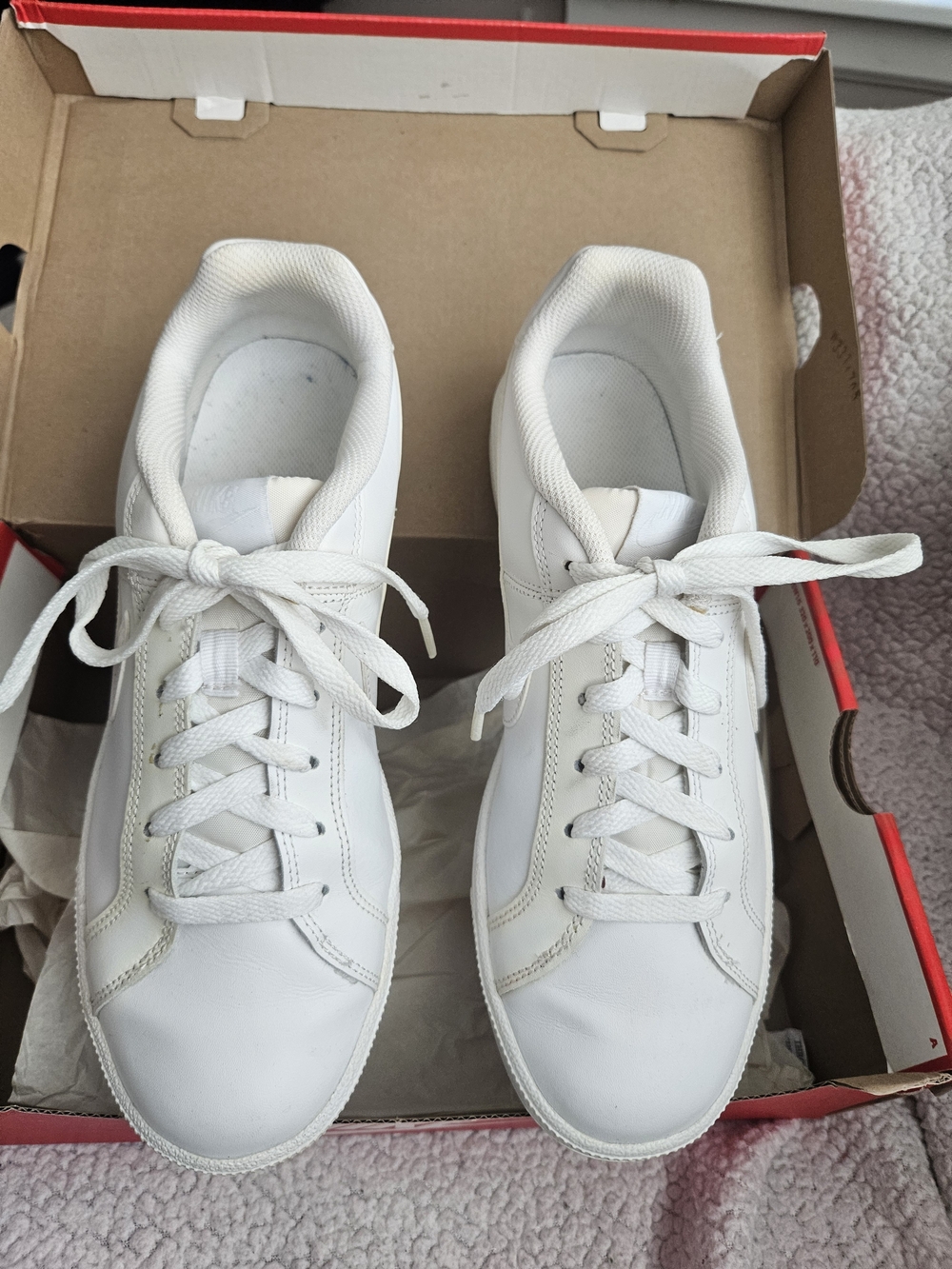 Nike Women's White Court Royale Sneakers SIZE 10